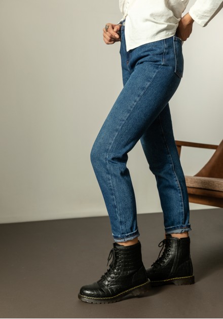 Jeans mom fit style